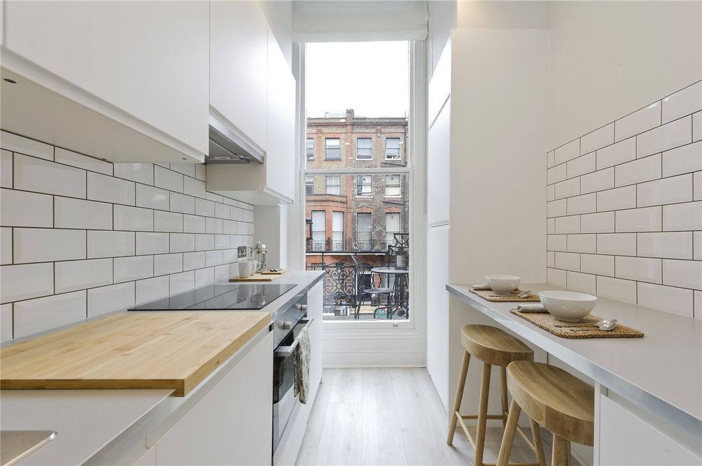 Property photo 2 of 14 Kitchen