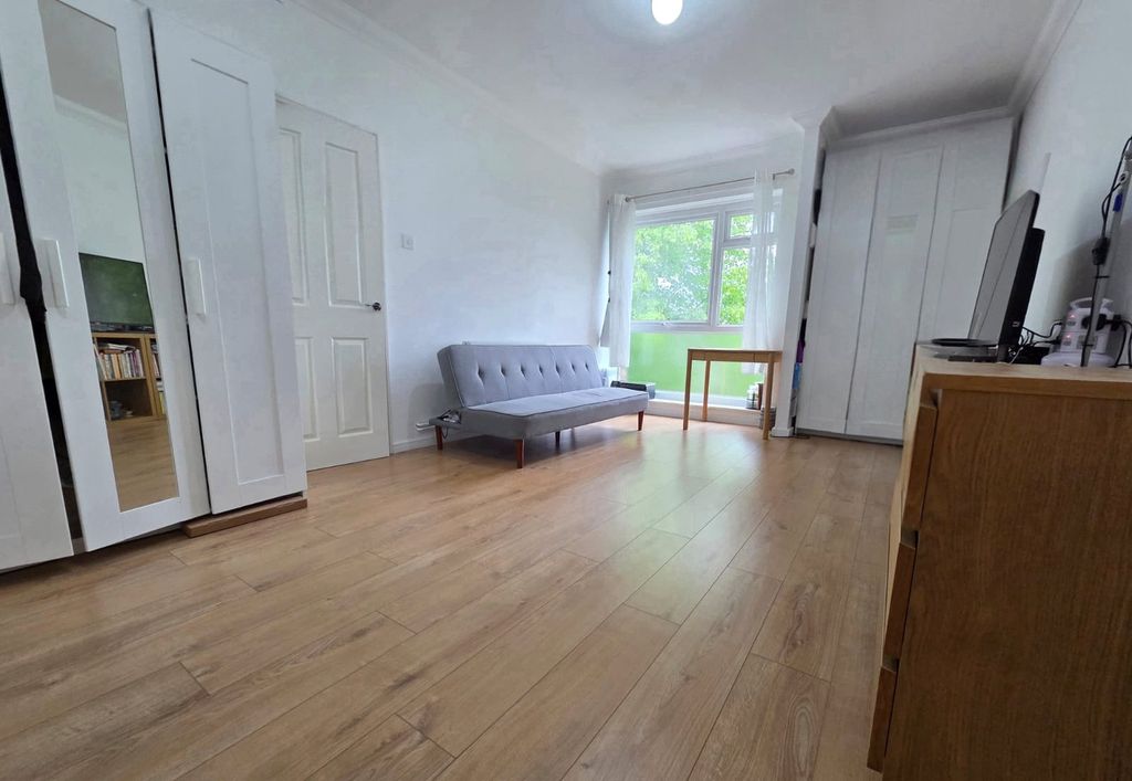 Property photo 3 of 14 Picture No. 09