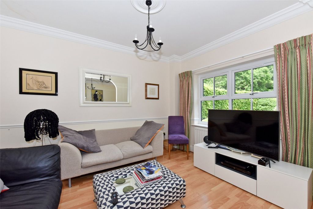 Property photo 3 of 11 Picture No. 33