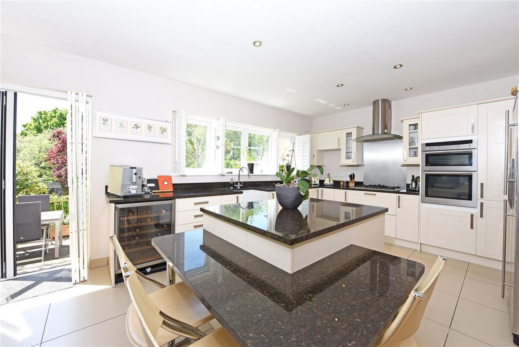 Property photo 2 of 13 Kitchen