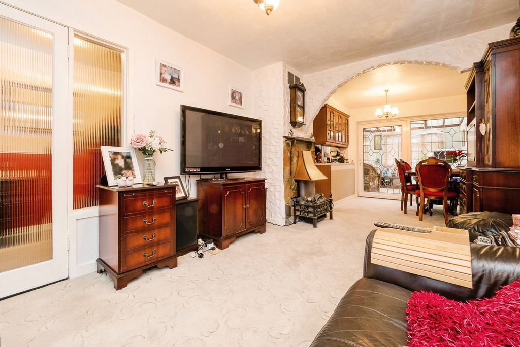 Property photo 2 of 20 Pbox-Img.Jpg