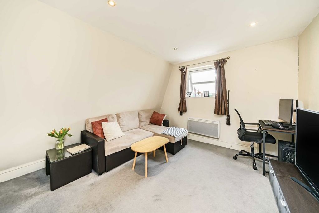 Property photo 3 of 4