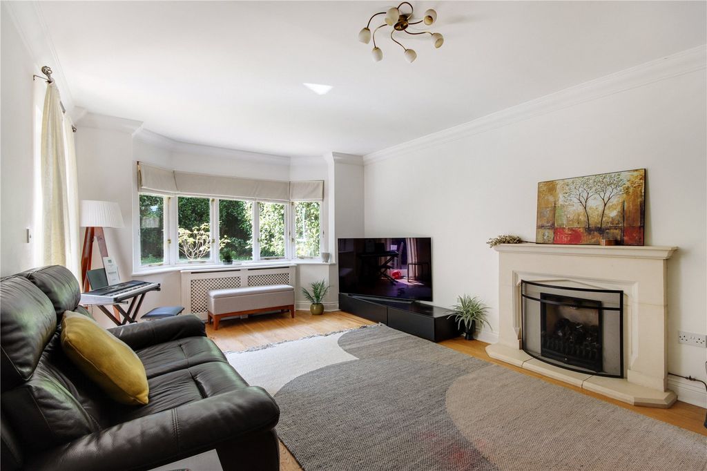 Property photo 2 of 12 Sitting Room