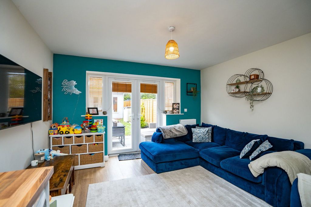 Property photo 3 of 19