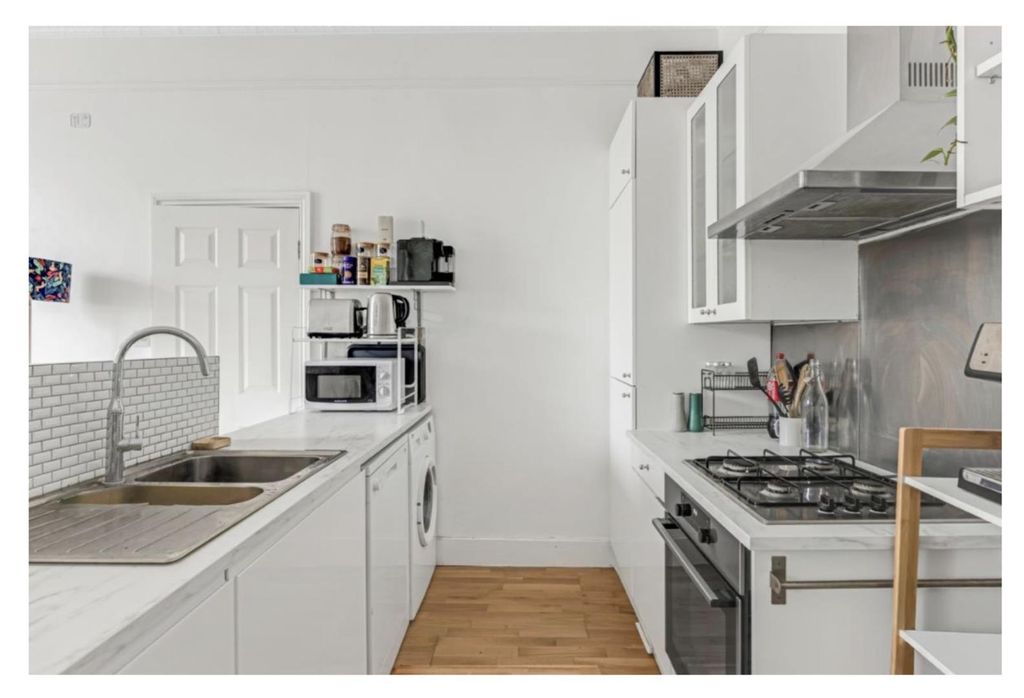 Property photo 2 of 8 Kitchen.Jpeg