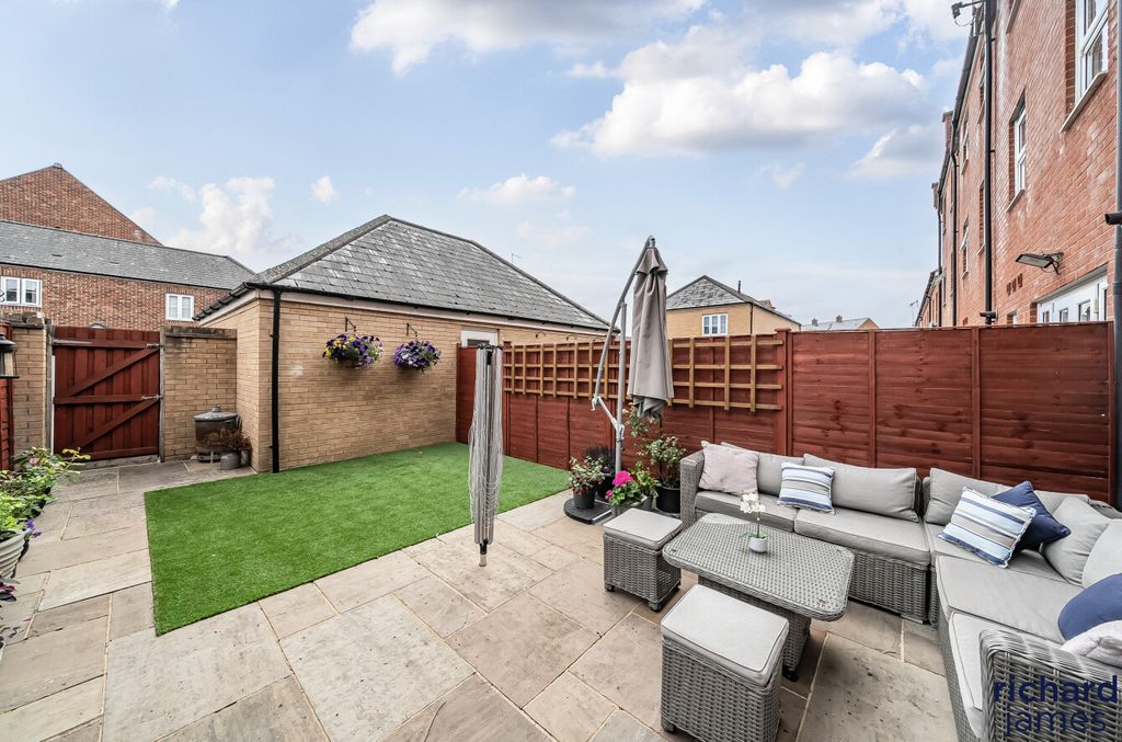 Property photo 1 of 20 F9c886d09F324E58Ac4305380B660A68
