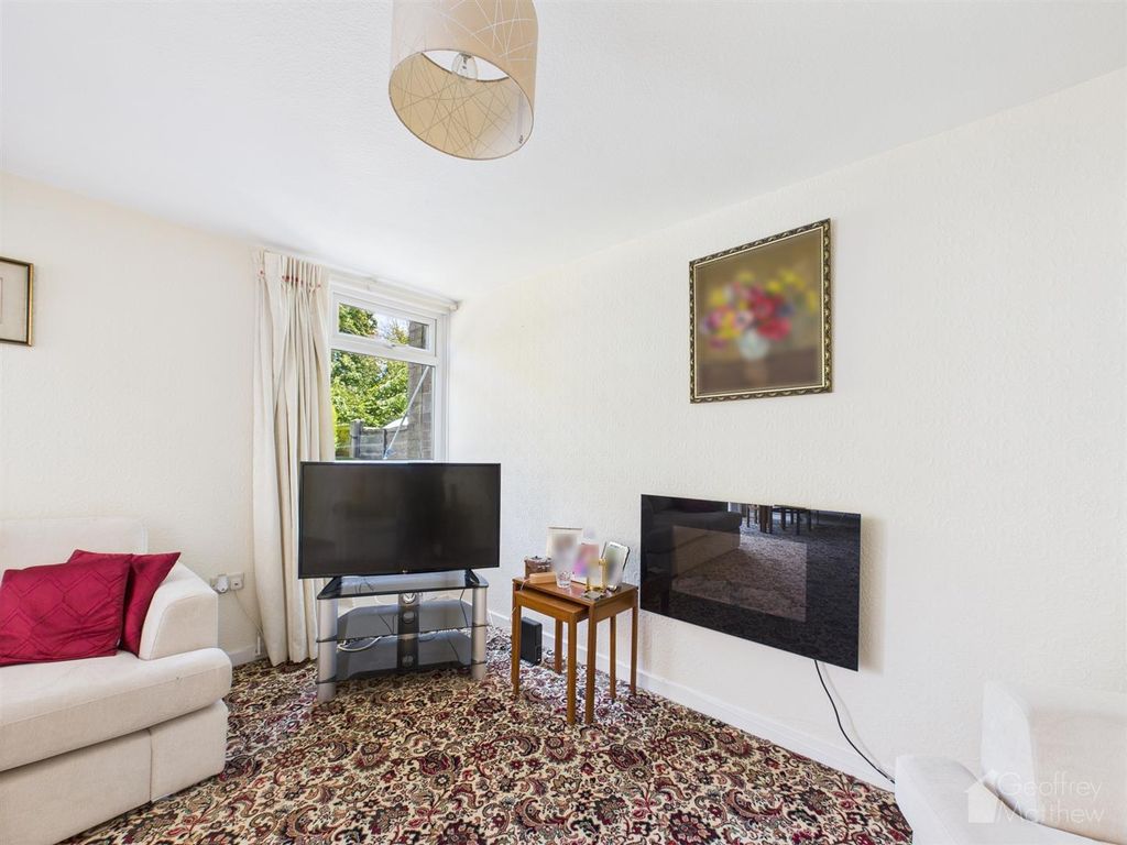 Property photo 3 of 15 Cam02367G0-Pr0292-Still010.Jpg