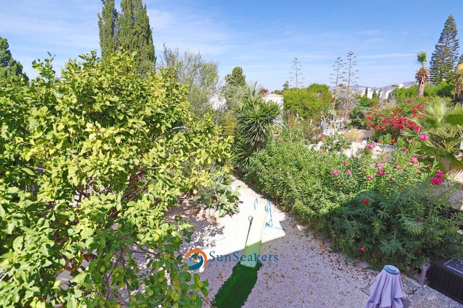 Property photo 2 of 33