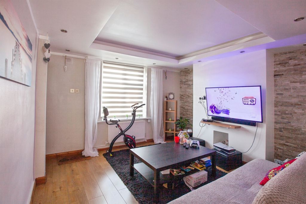 Property photo 2 of 13