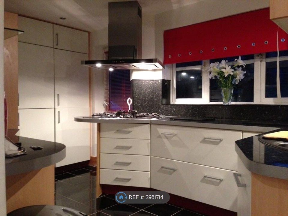 Property photo 2 of 14 Kitchen