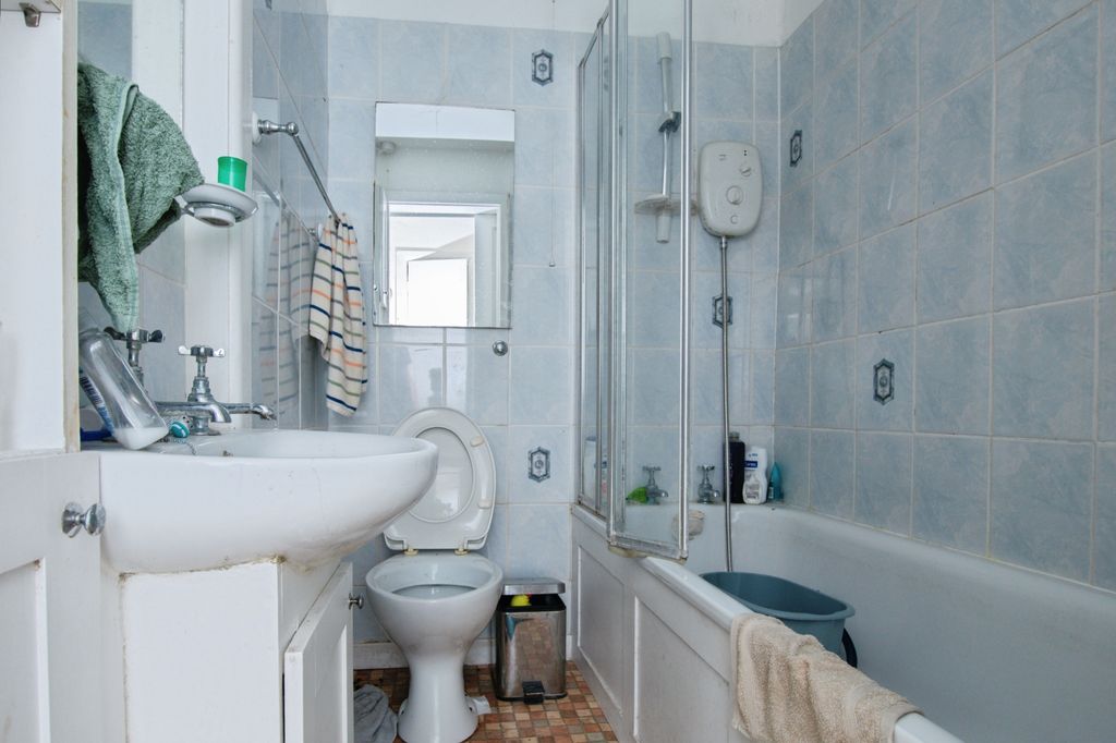 Property photo 3 of 19