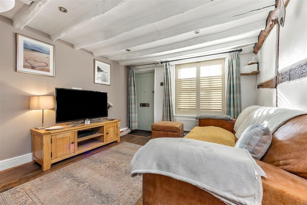Property photo 2 of 13 East Street, Westbourne-Porticomarketing-Nexa-13.J