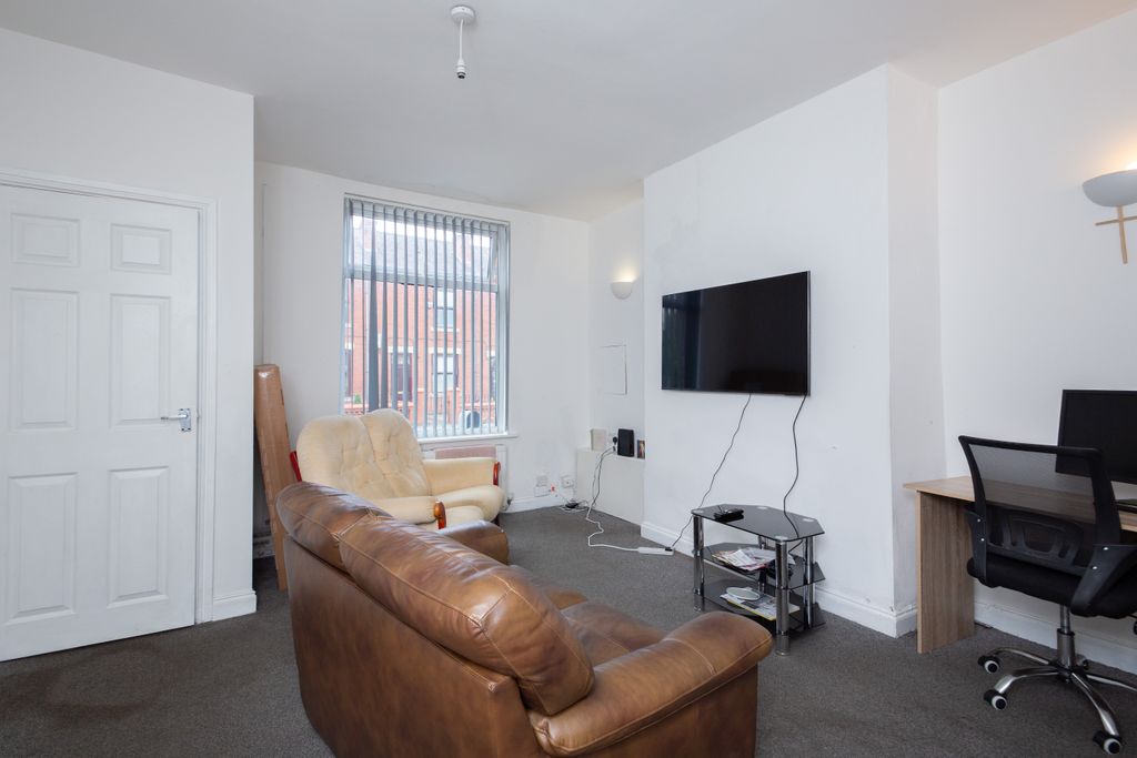 Property photo 2 of 26