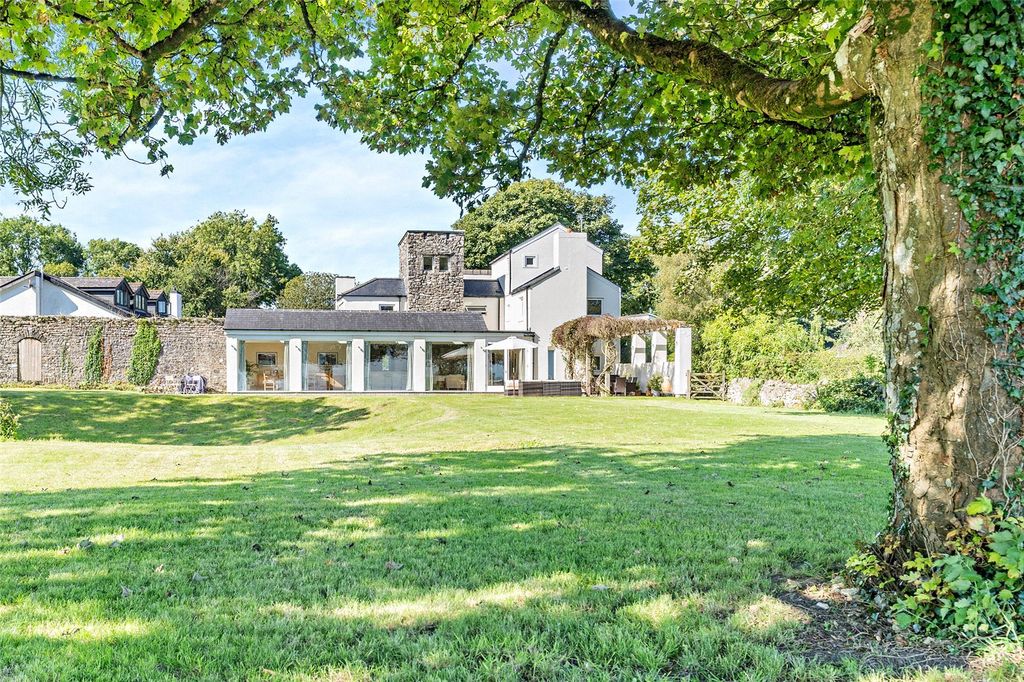 Property photo 1 of 20 Rear