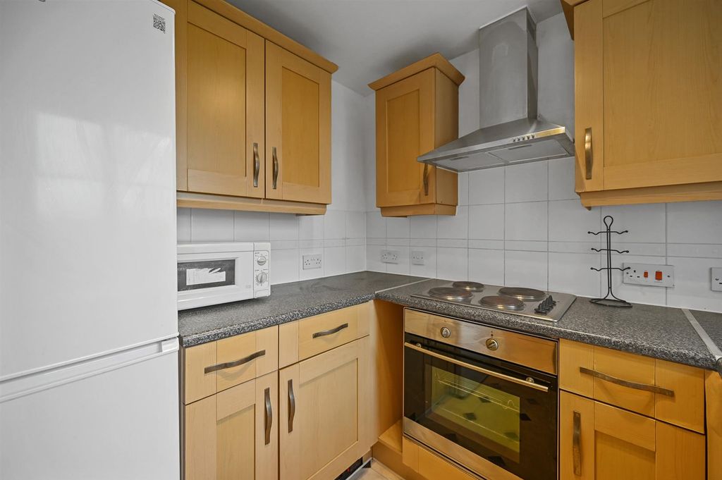 Property photo 3 of 6 Bclr - 94 Windmill Drive - Kitchen B (4).Jpg
