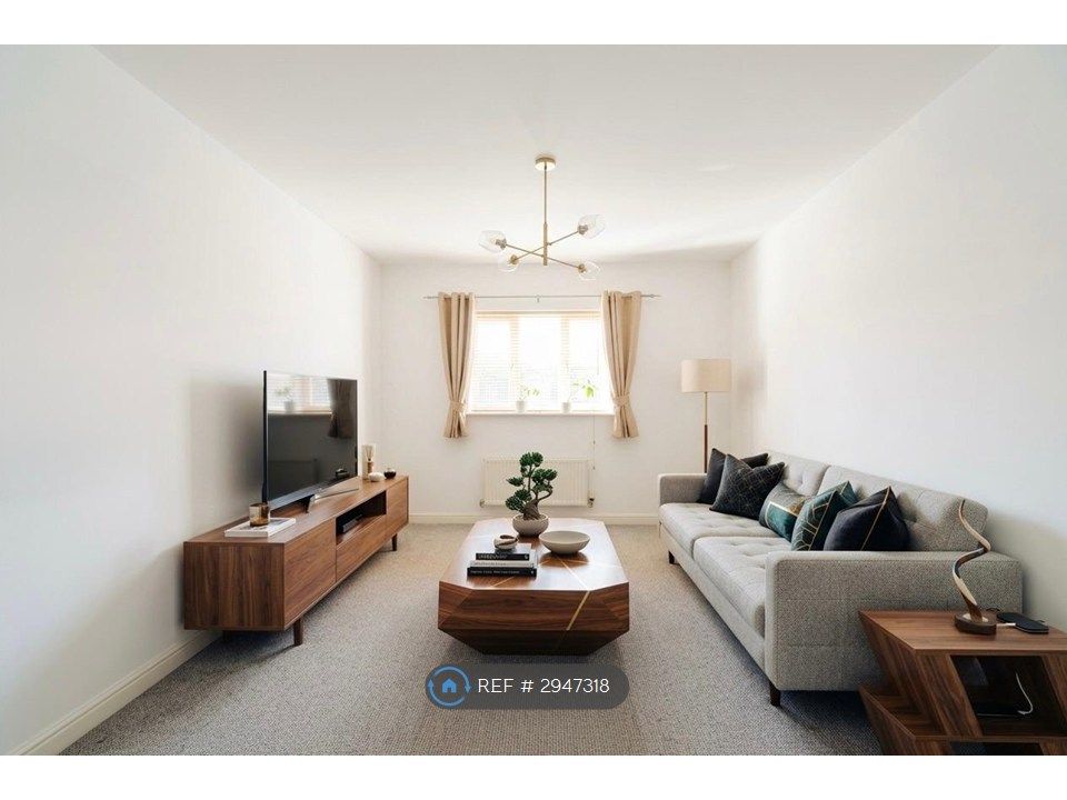 Property photo 3 of 9 Living Area