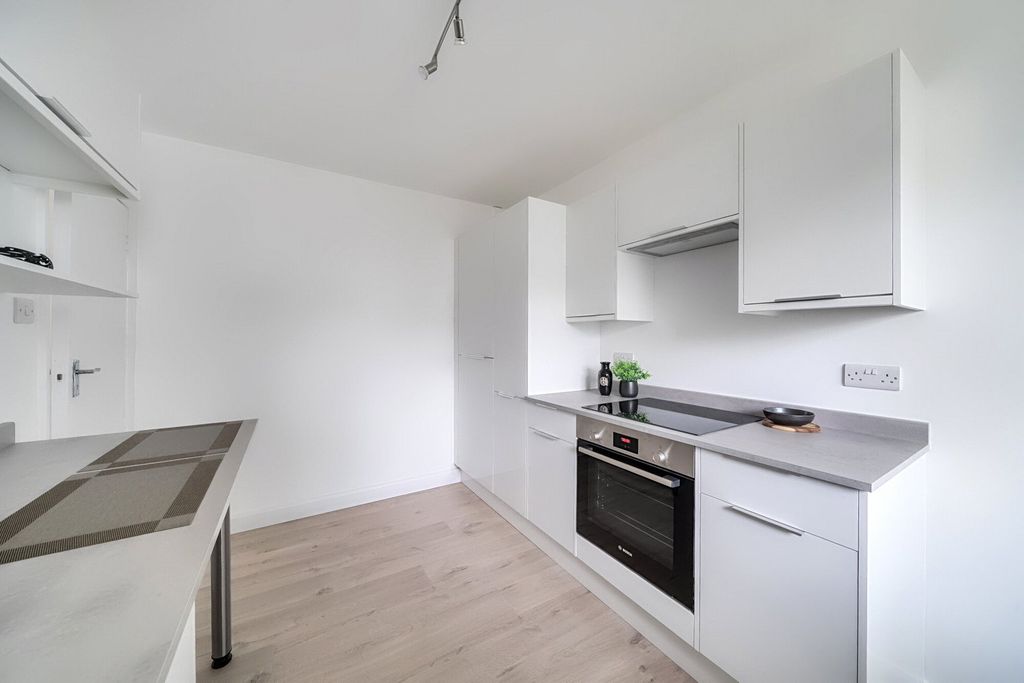 Property photo 3 of 11 Picture No. 28