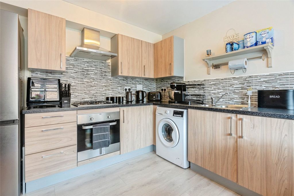 Property photo 3 of 17 Picture No. 04