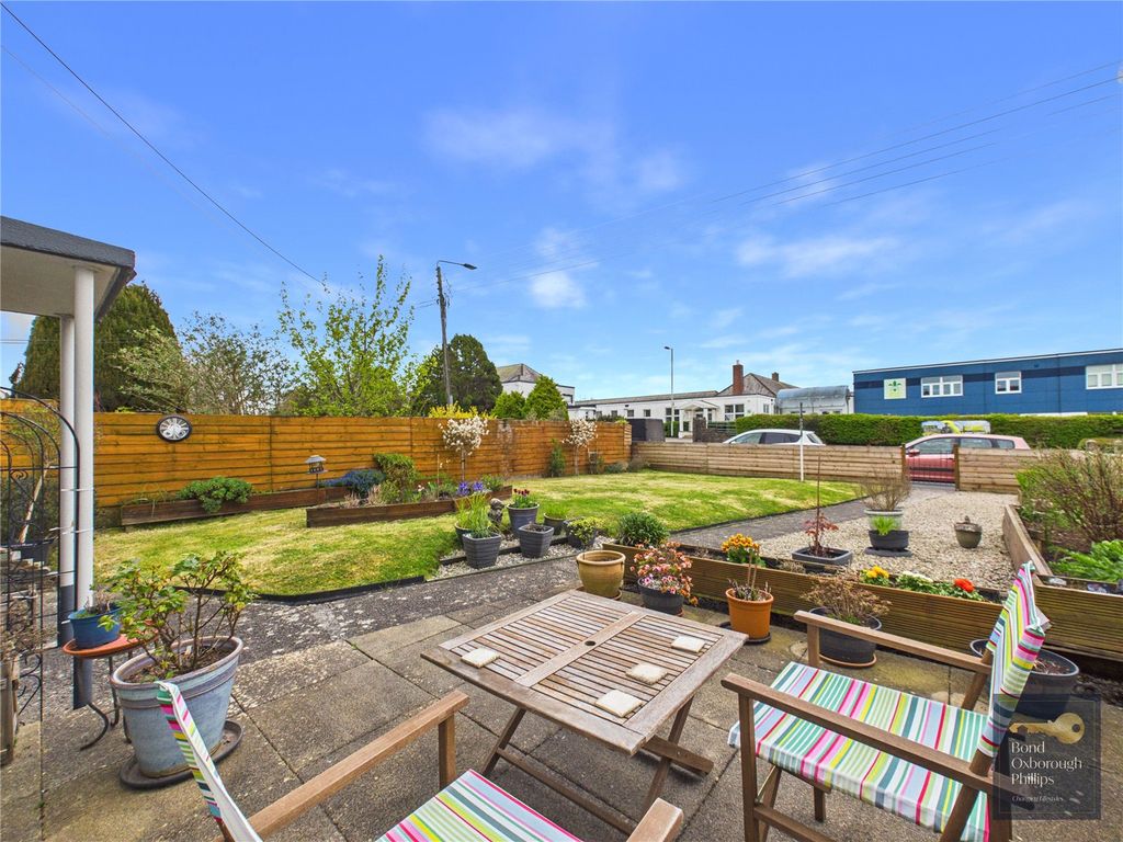 Property photo 2 of 11 Picture No. 26