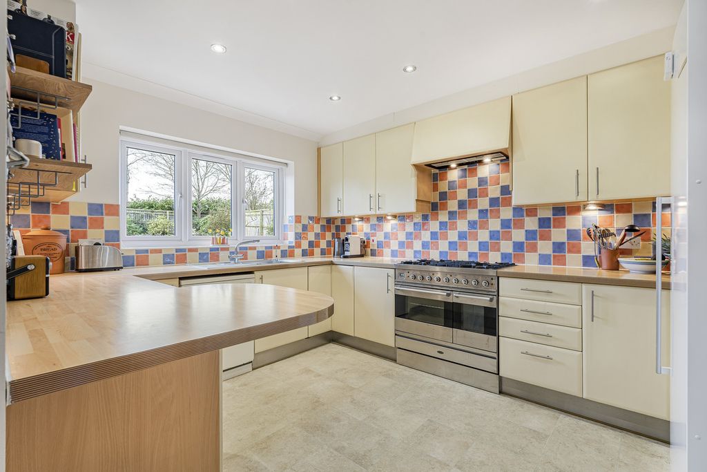 Property photo 3 of 38