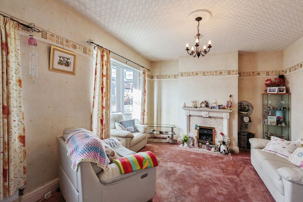 Property photo 2 of 17 Photo