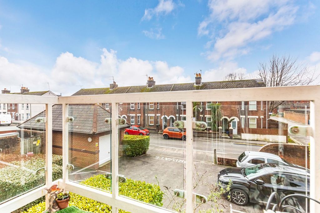 Property photo 3 of 22