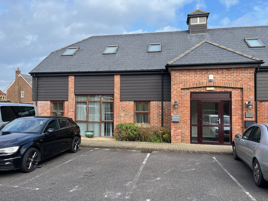 Property photo 1 of 5