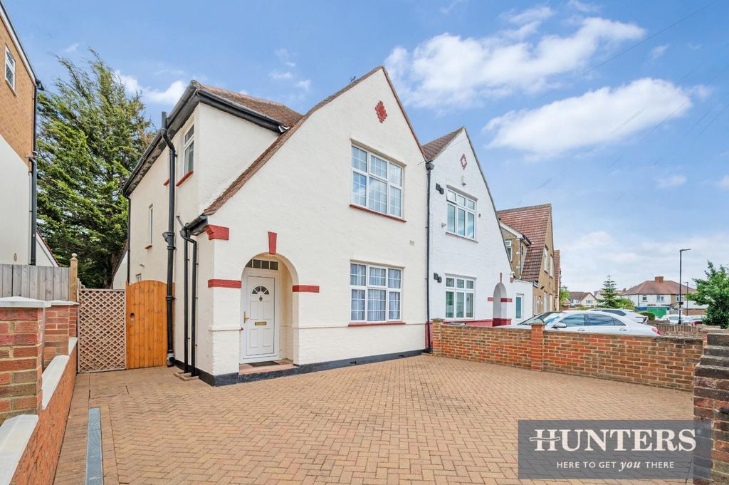 Property photo 1 of 16 Chatsworth Crescent, -29.Jpg