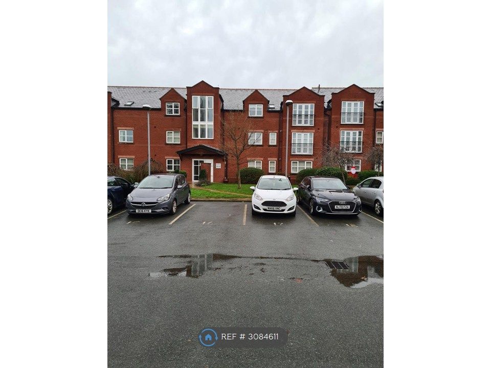 Property photo 1 of 6 Front Entrance & Carpark