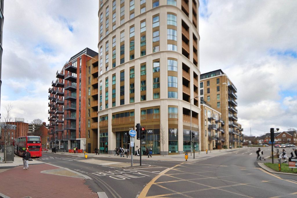 Property photo 2 of 19