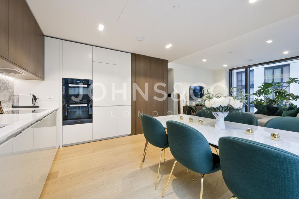 Property photo 3 of 21