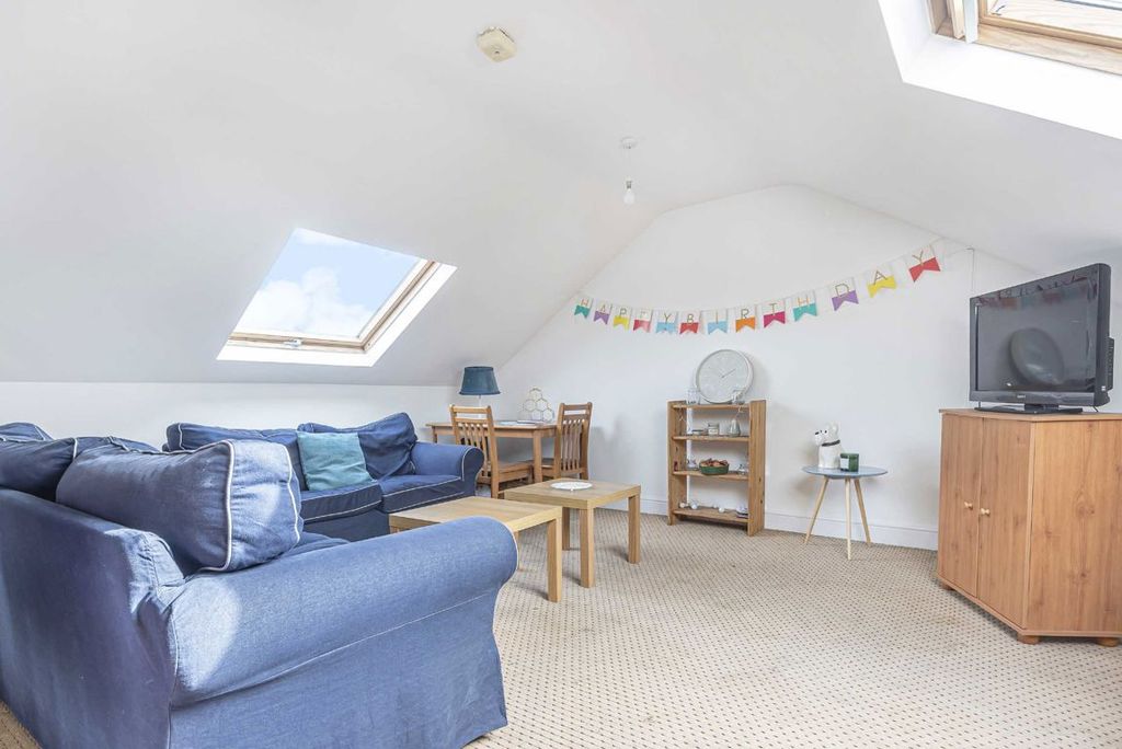 Property photo 2 of 6