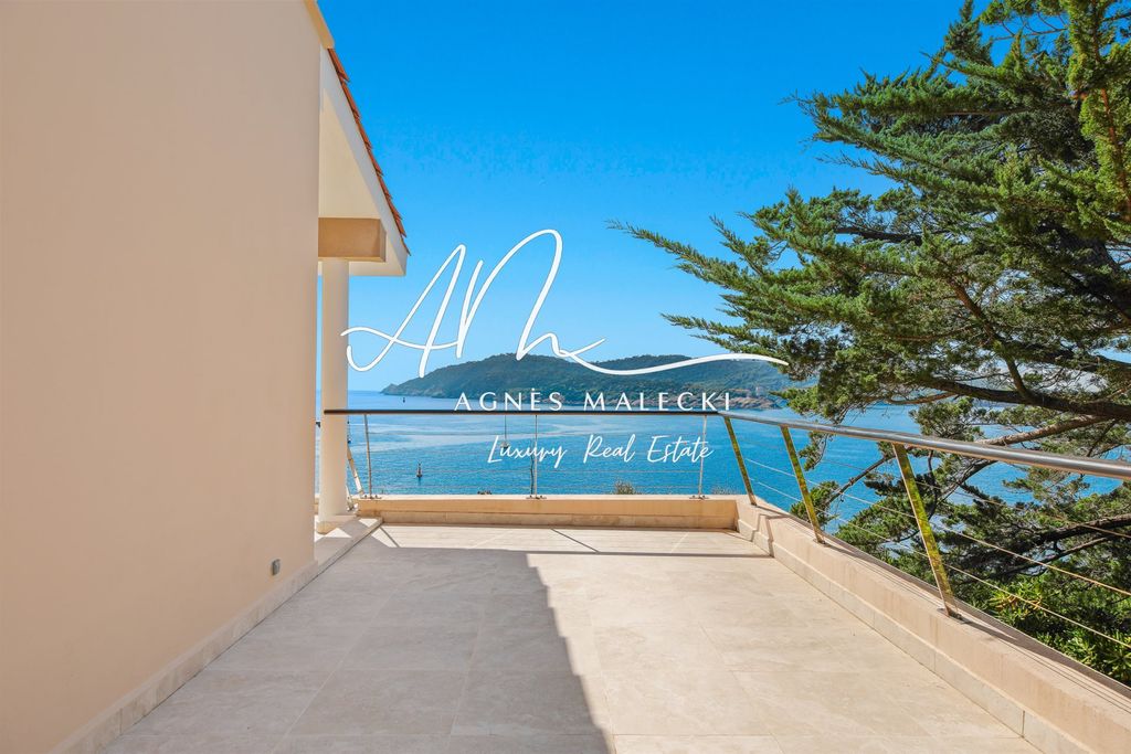 Property photo 1 of 24 Discovery Of The Île Du Levant, A Jewel Between Coves And Wild Escape