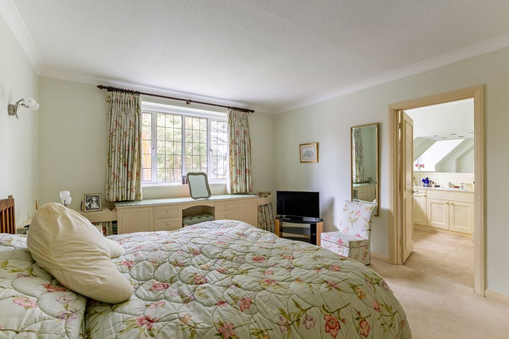 Additional image 9 of 5 bed detached house for saleWest Common Way, Harpenden, Hertfordshire AL5
