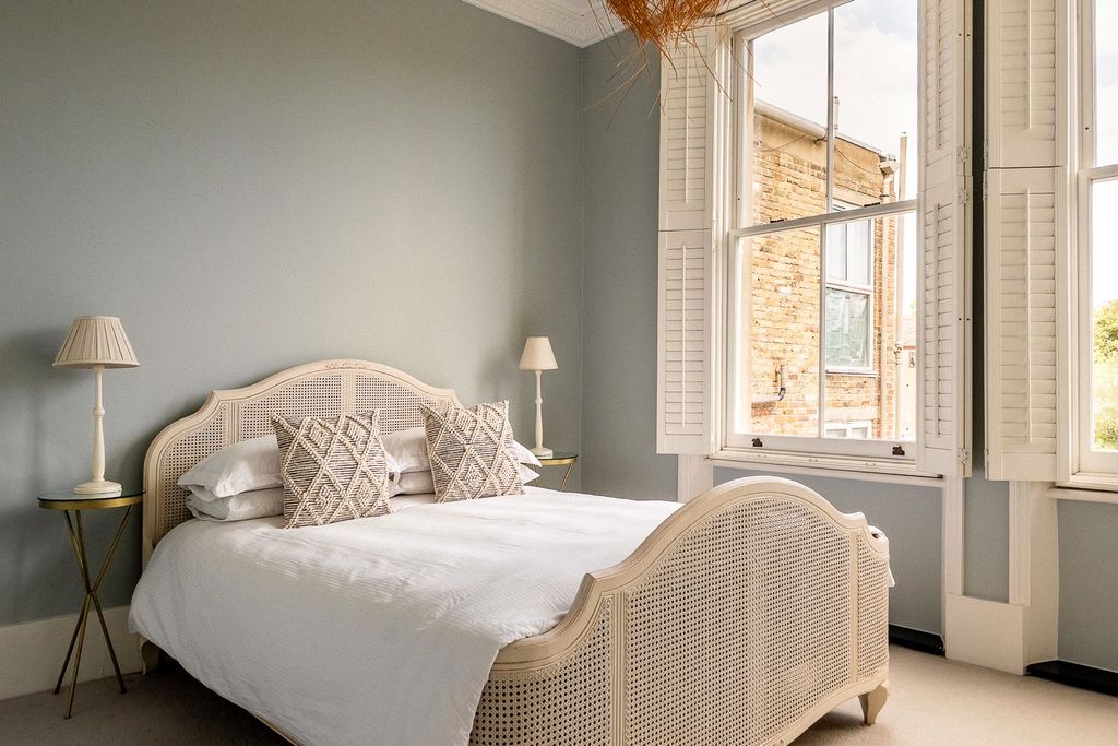 Property photo 3 of 7 Principal Bedroom