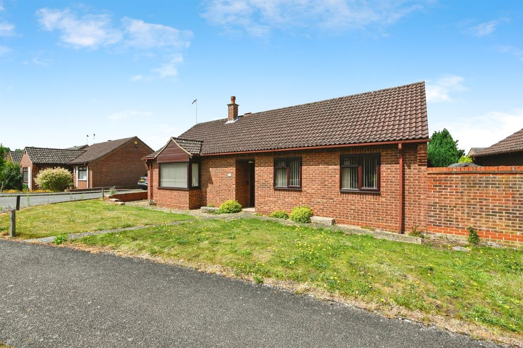 Property photo 1 of 17