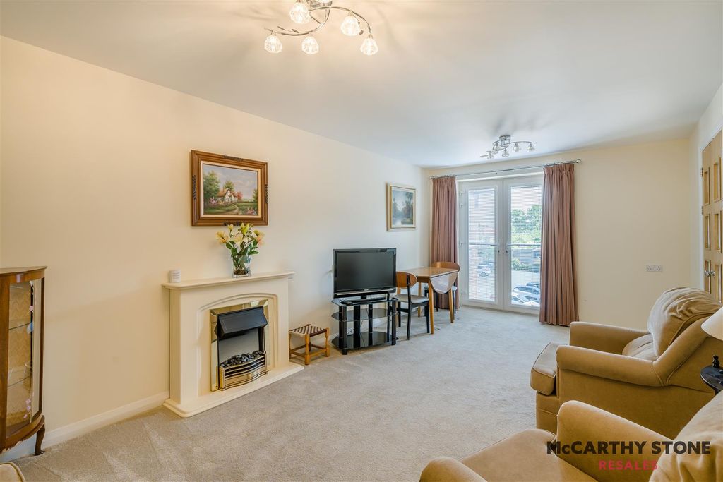 Property photo 3 of 29 8606869-Interior13.Jpg