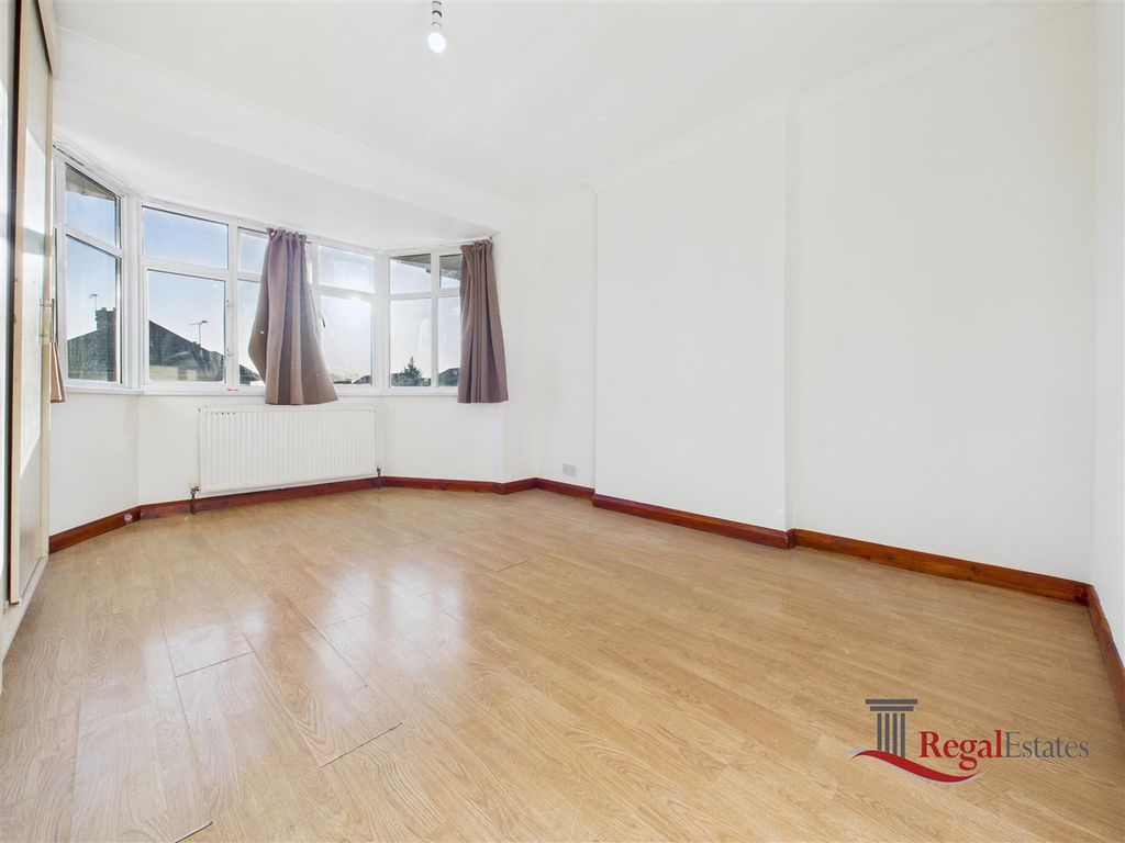 Property photo 2 of 9 Cam02489G0-Pr0245-Still007.Jpg