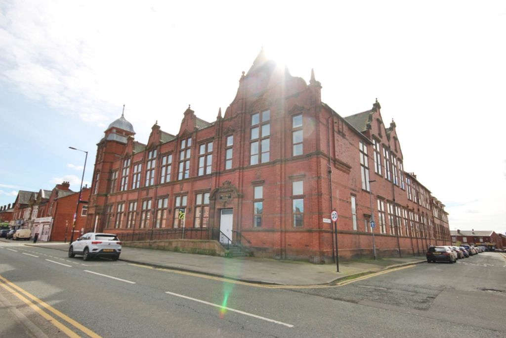 Property photo 2 of 11