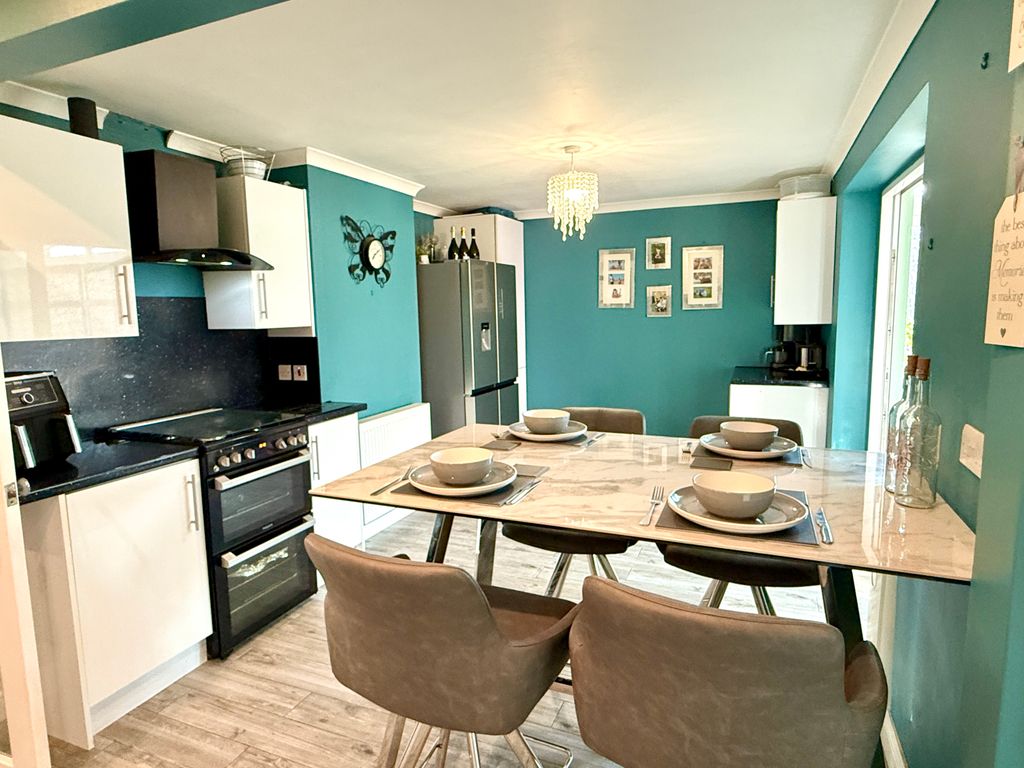 Property photo 2 of 17 Kitchen/ Dining Room