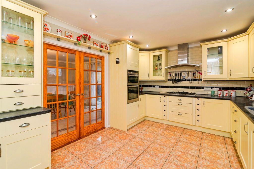 Property photo 3 of 24