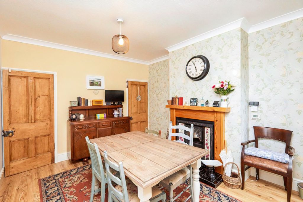 Property photo 3 of 10 Dining1