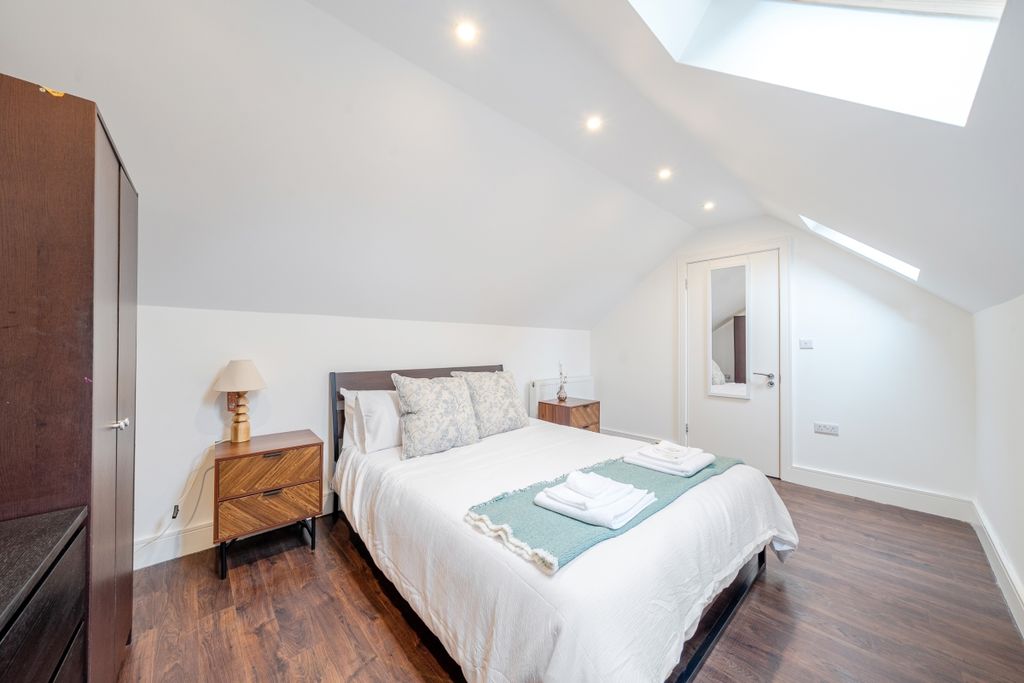 Property photo 1 of 11 1304969-3-683Eec3...