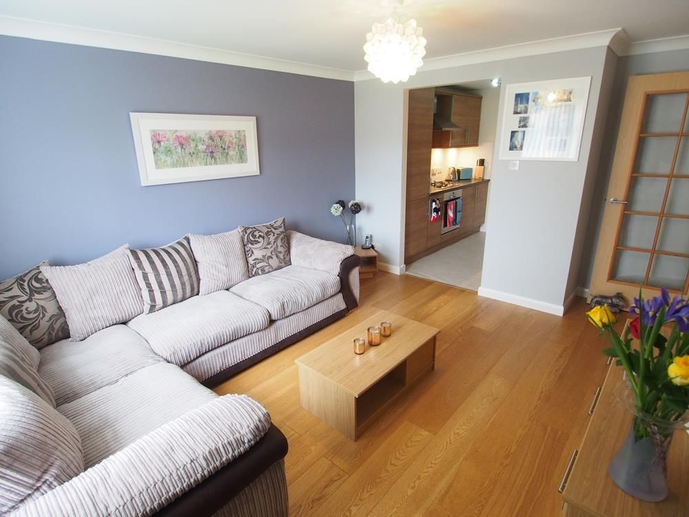 Property photo 2 of 11 Lounge