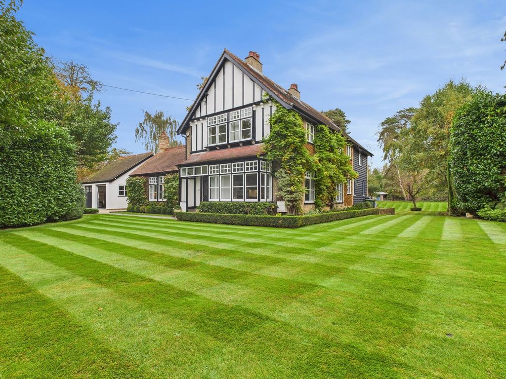 Property photo 1 of 44