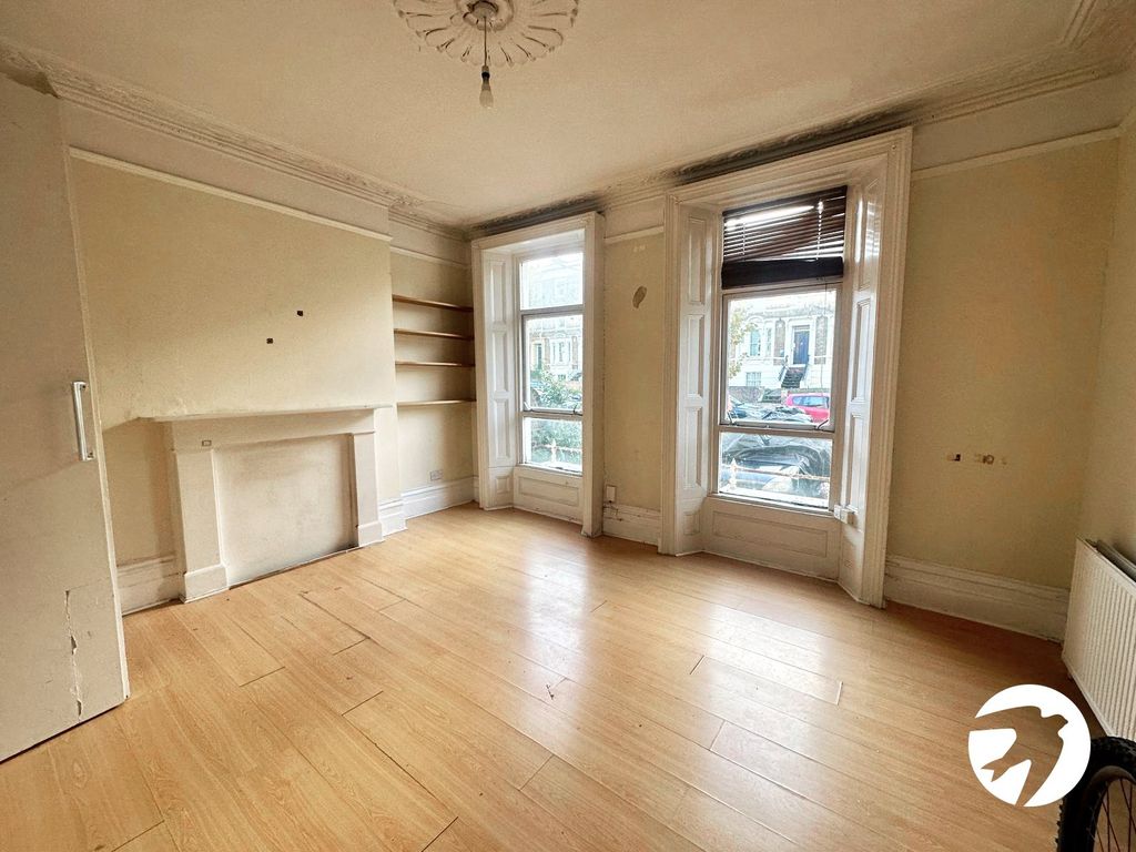 Property photo 2 of 12 Picture 2