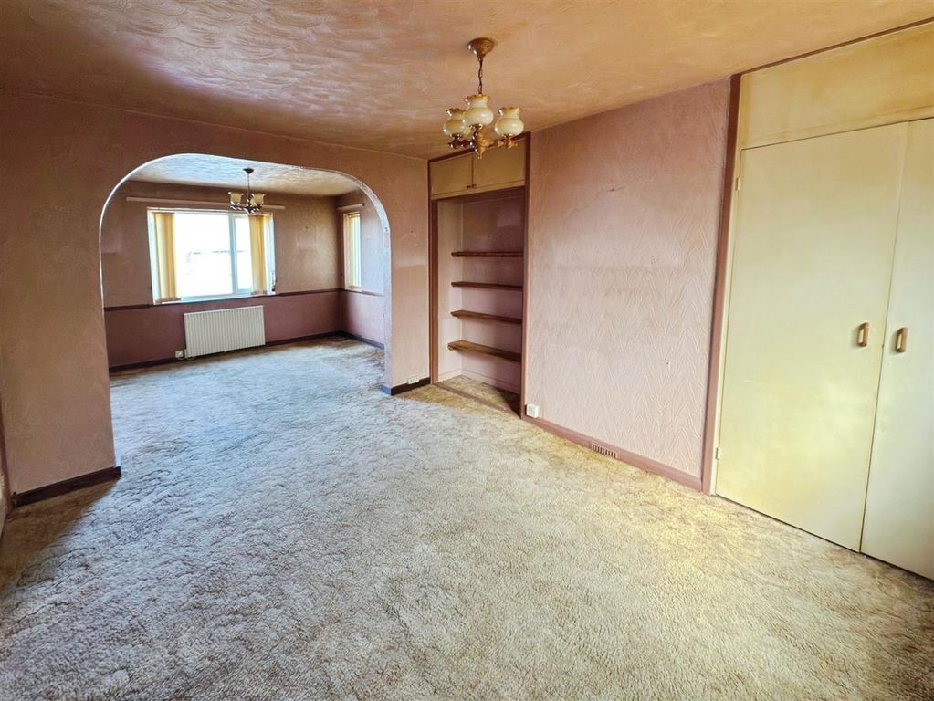 Property photo 2 of 11 Throckmorton (8).Jpg