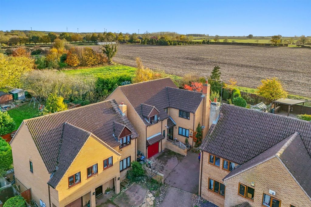 Property photo 1 of 34 Drone@2Shortwoodsclweb07.Jpg