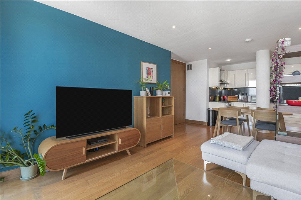 Property photo 1 of 17 Reception/Kitchen