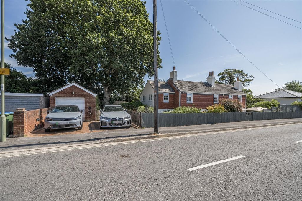 Property photo 1 of 20 Road Front